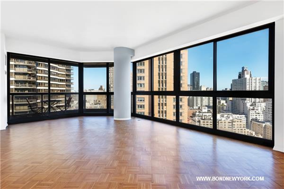 Photo for The Savoy - 200 East 61St Street Condominium in Upper East Side, Manhattan