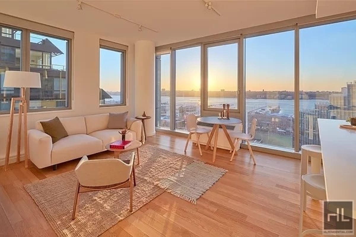 Photo for Mercedes House - 550 West 54th Street Condominium in Hell's Kitchen, Manhattan