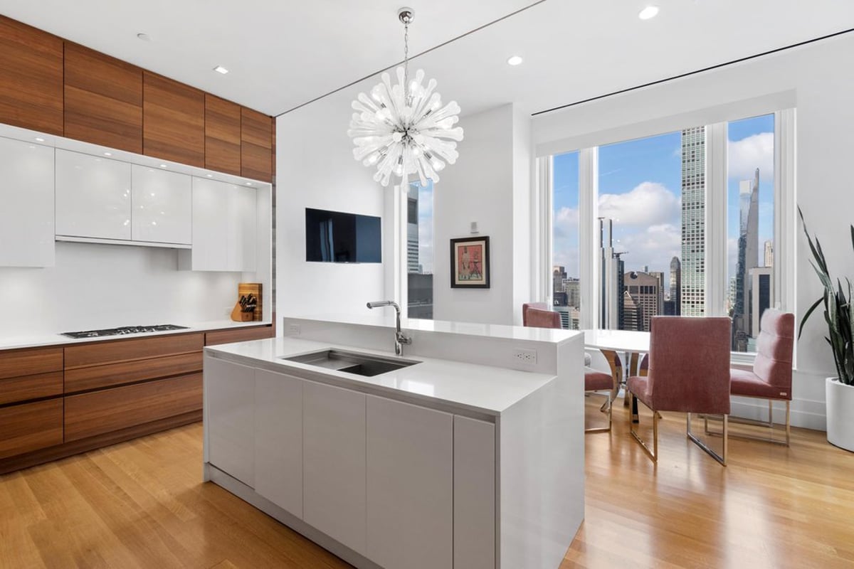 Photo for 252 East 57th Street - 252 East 57th Street Condominium in Midtown East, Manhattan