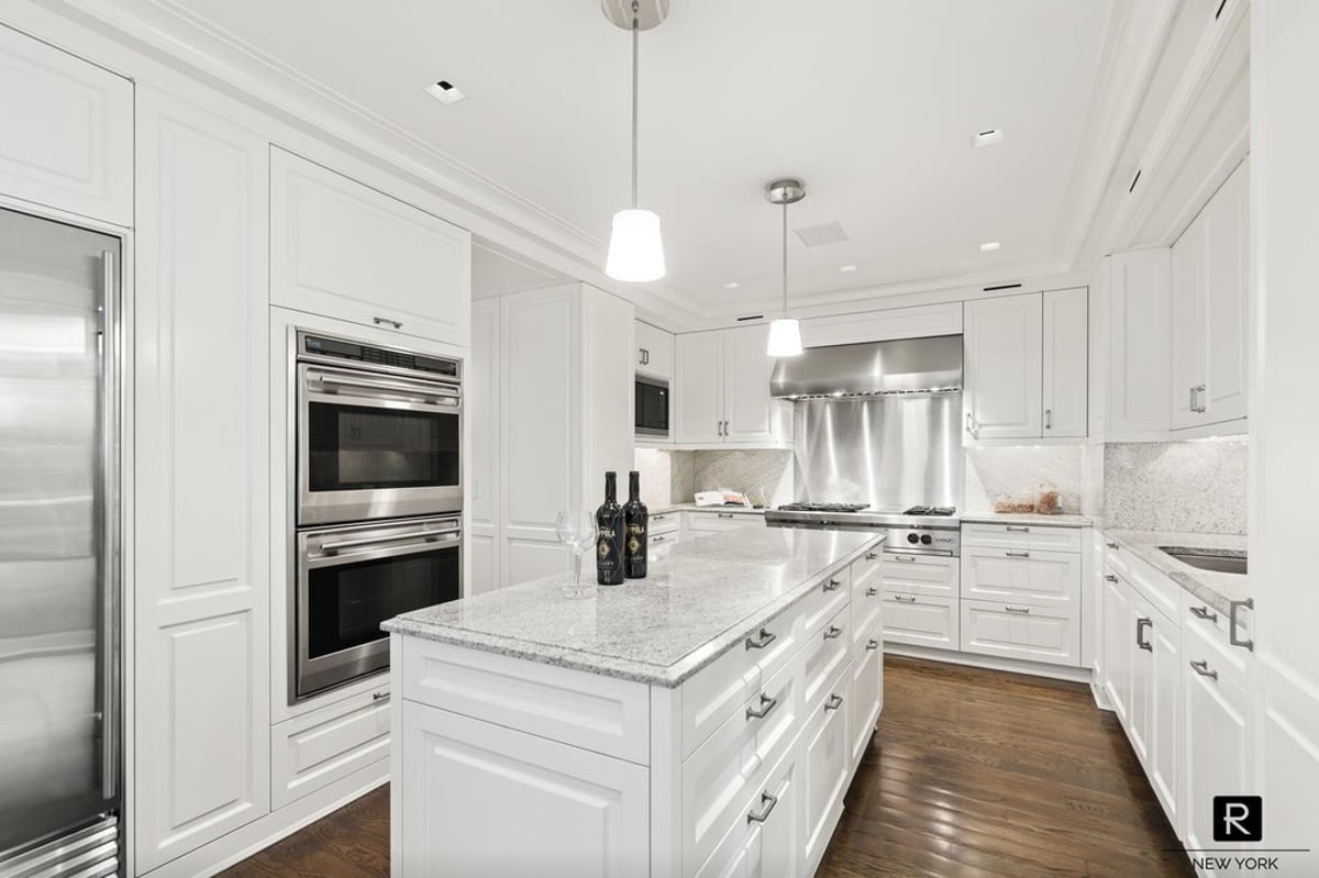 Photo for The Mayfair - 610 Park Avenue Condominium in Upper East Side, Manhattan