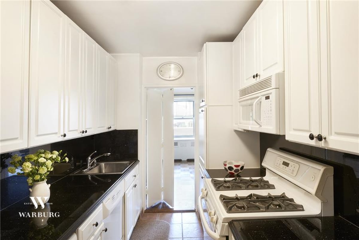 Photo for 525 East 86th Street - 525 East 86th Street Cooperative in Upper East Side, Manhattan