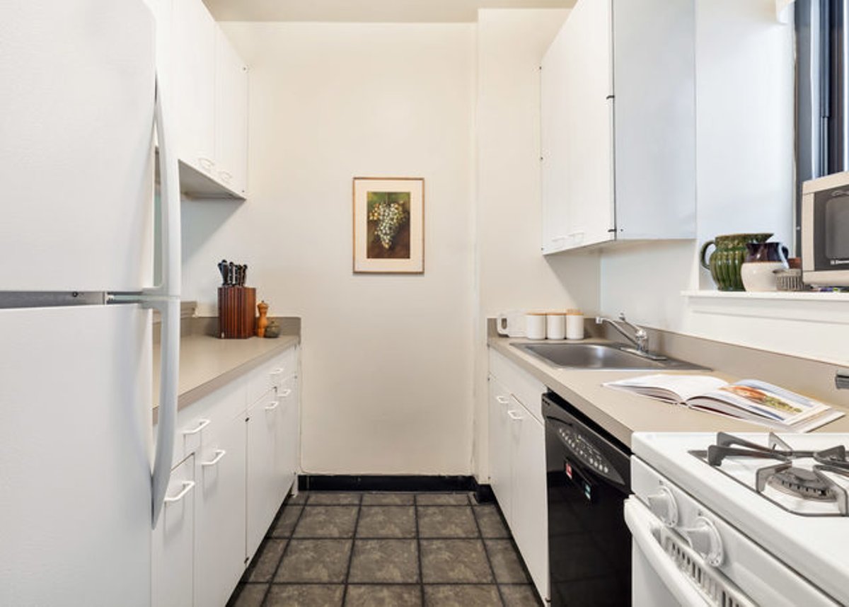 Photo for The Walton - 104 West 70th Street Condominium in Upper West Side, Manhattan