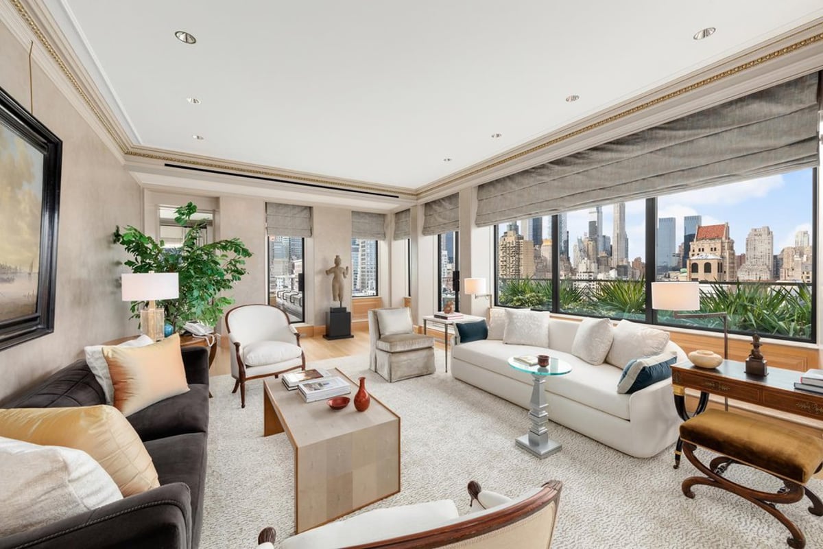 Photo for 605 Park Avenue - 605 Park Avenue Cooperative in Upper East Side, Manhattan