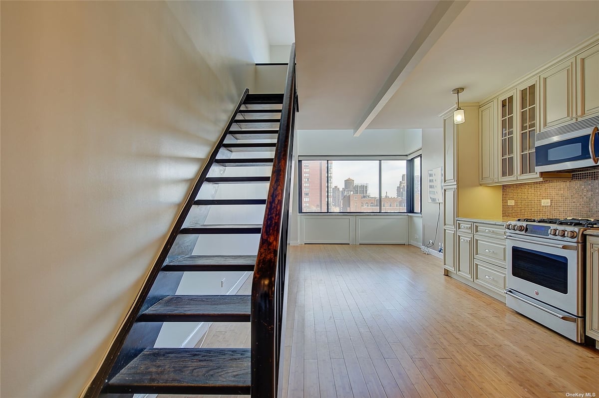 Photo for The Paladin - 300 East 62nd Street Condominium in Upper East Side, Manhattan