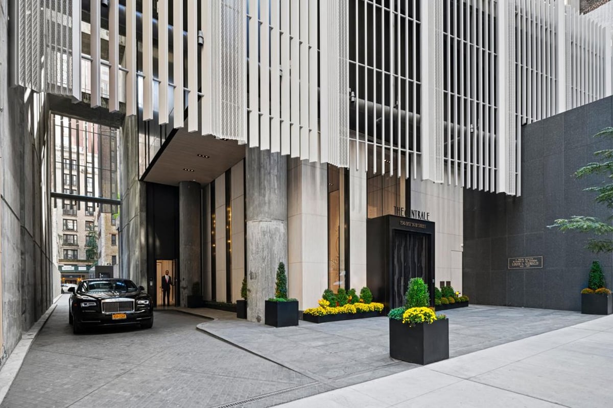 Photo for The Centrale - 138 East 50th Street Condominium in Turtle Bay, Manhattan
