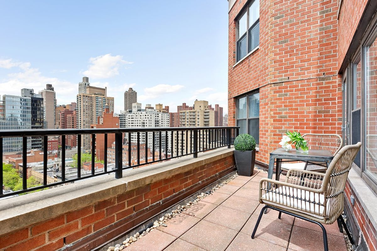 Photo for 400 East 85th Street - 400 East 85th Street Cooperative in Upper East Side, Manhattan