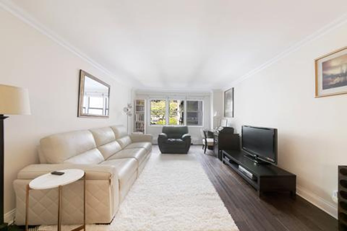 Photo for Gramercy Arms - 145 East 15th Street Cooperative in Gramercy Park, Manhattan