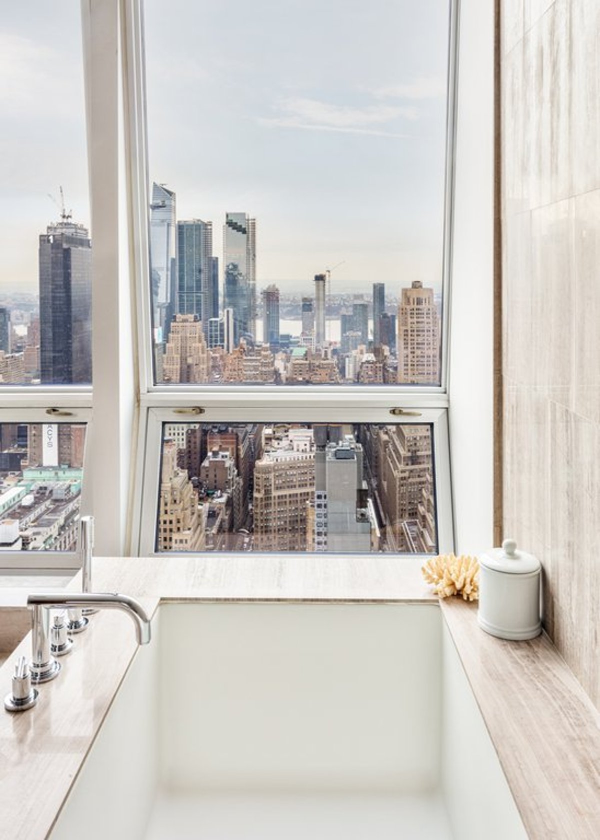 Photo for The Residences at 400 Fifth Avenue - 400 Fifth Avenue Condominium in Murray Hill, Manhattan