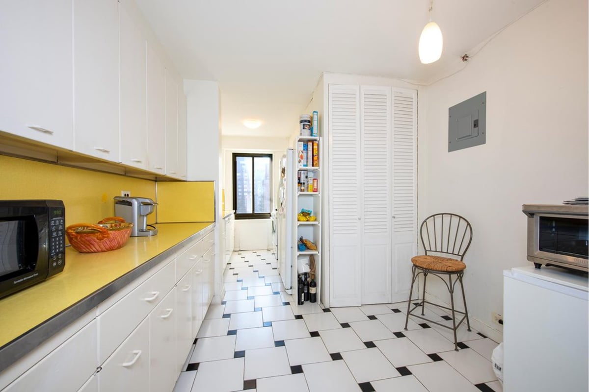 Photo for 10 East End Avenue - 10 East End Avenue Cooperative in Upper East Side, Manhattan