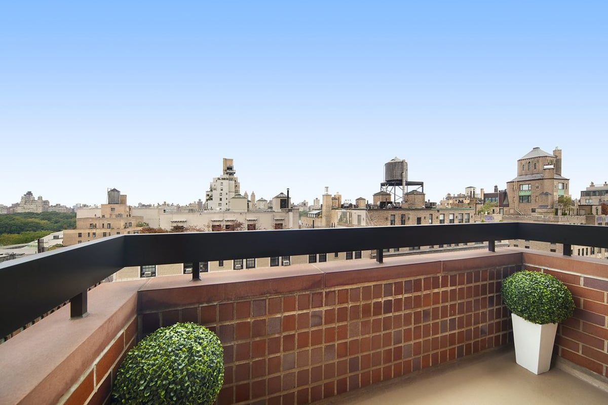 Photo for 1239 Madison Avenue - 45 East 89th Street Condominium in Carnegie Hill, Manhattan