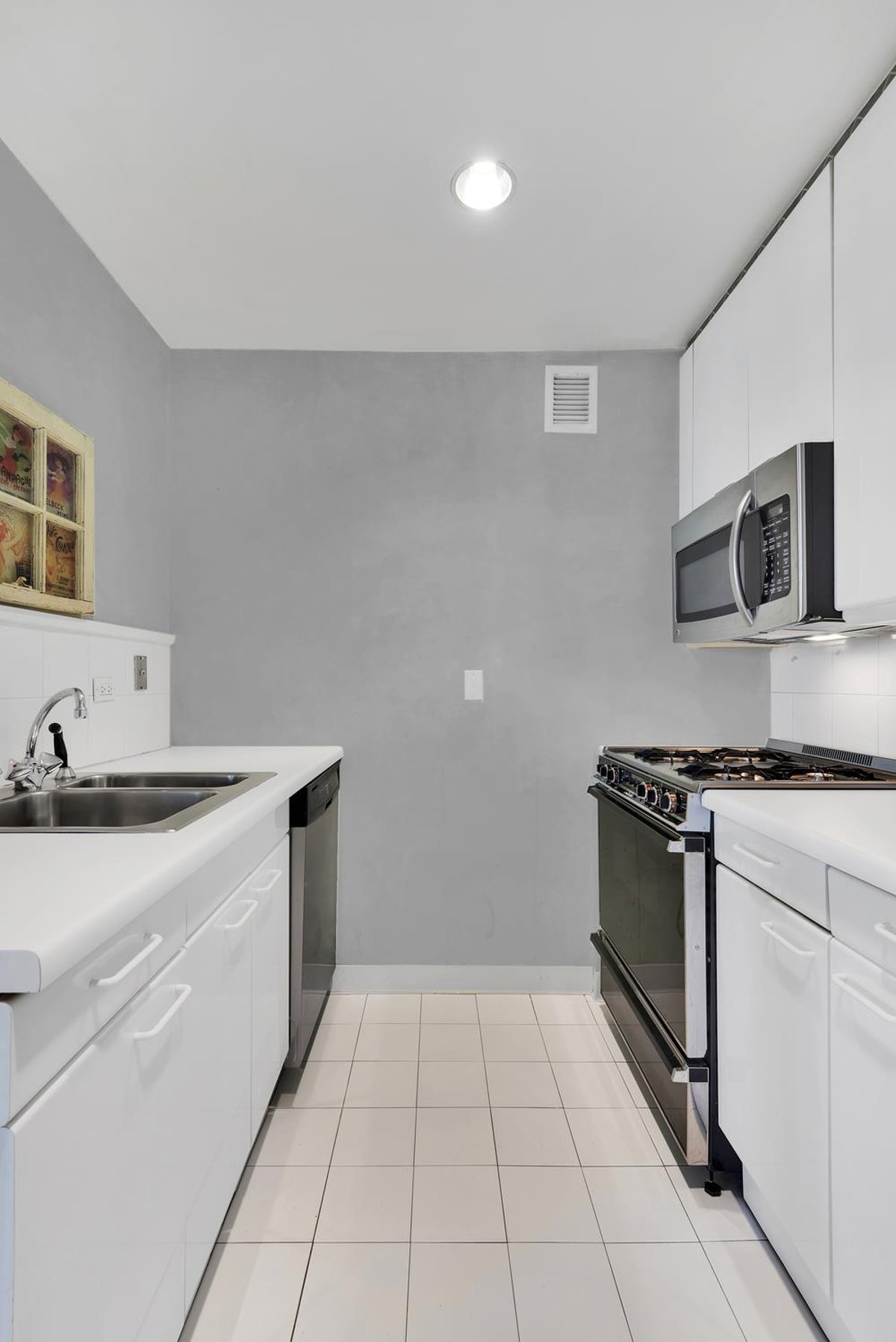 Photo for Metropolitan Tower - 146 West 57th Street Condominium in Midtown, Manhattan