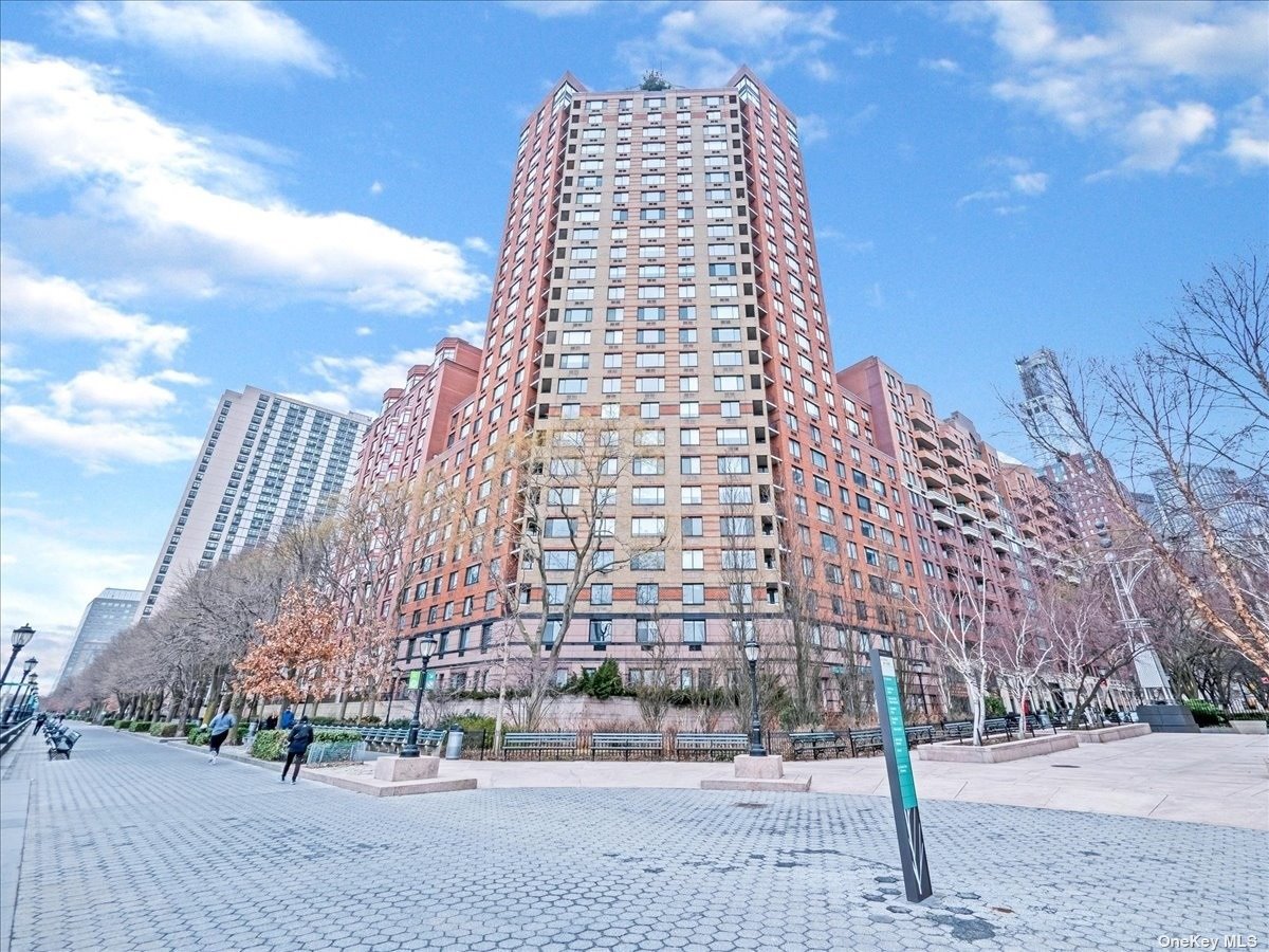 Photo for Liberty House - 377 Rector Place Condominium in Battery Park City, Manhattan