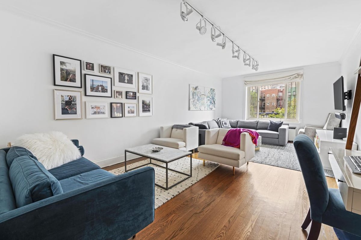 Photo for Gracie Gardens - 515 East 89th Street Cooperative in Upper East Side, Manhattan