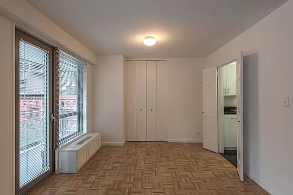 Photo for Rivers Bend - 501 East 87th Street Rental Building in Yorkville, Manhattan