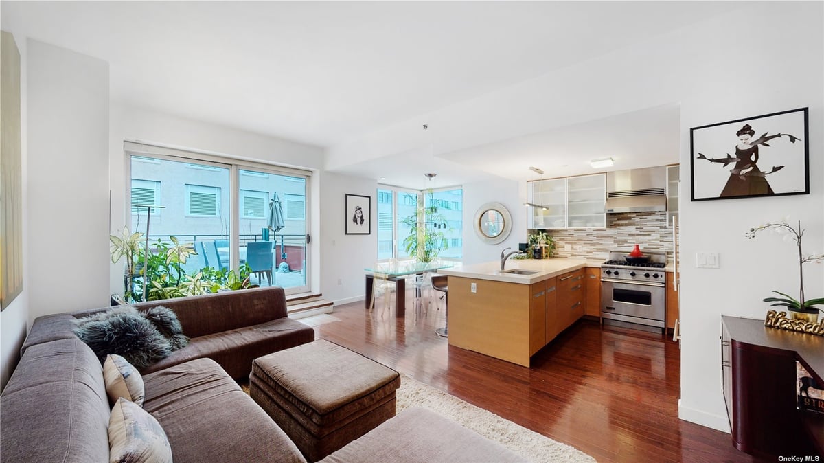 Photo for Hudson Hill Condominium - 462 West 58th Street Condominium in Midtown West, Manhattan