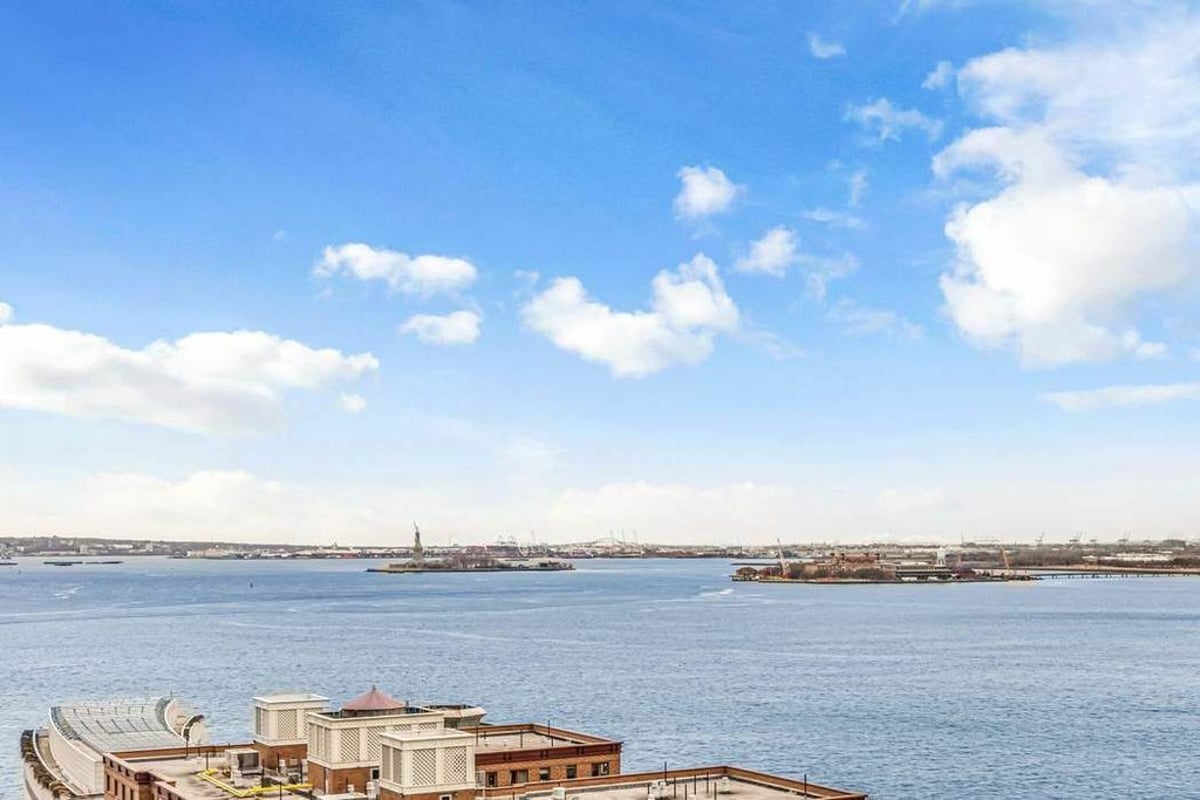 Photo for Liberty View - 99 Battery Place  (Cps1 Cd88-319) Condominium in Battery Park City, Manhattan