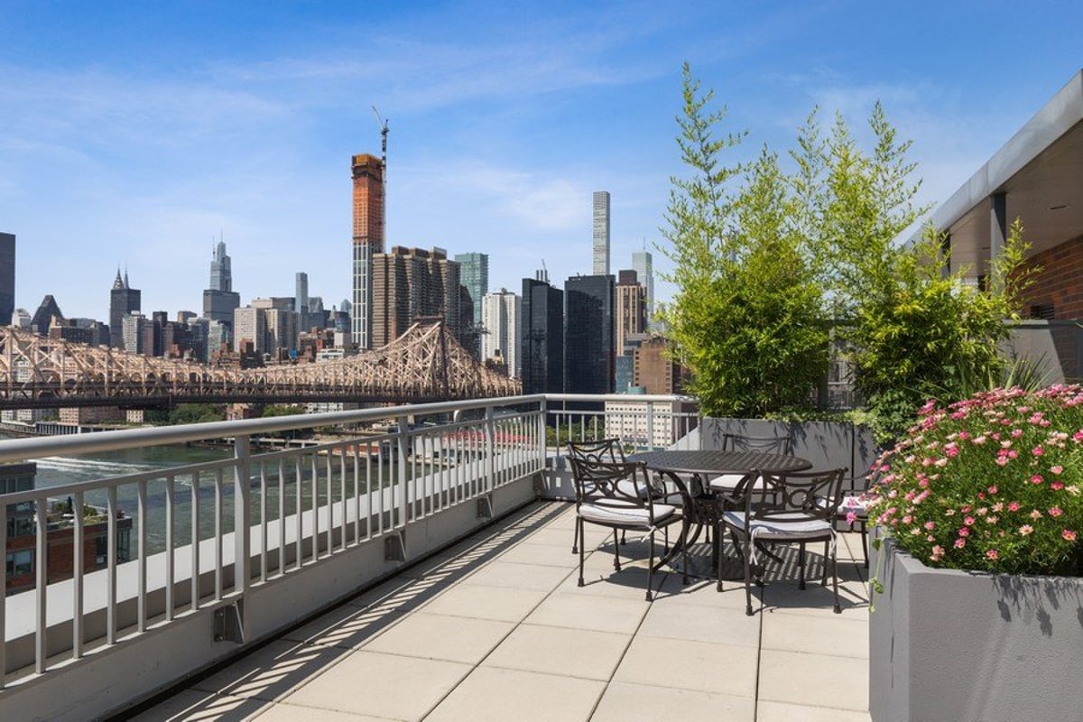 Photo for Island House - 455 Main Street Condominium in Roosevelt Island, Manhattan