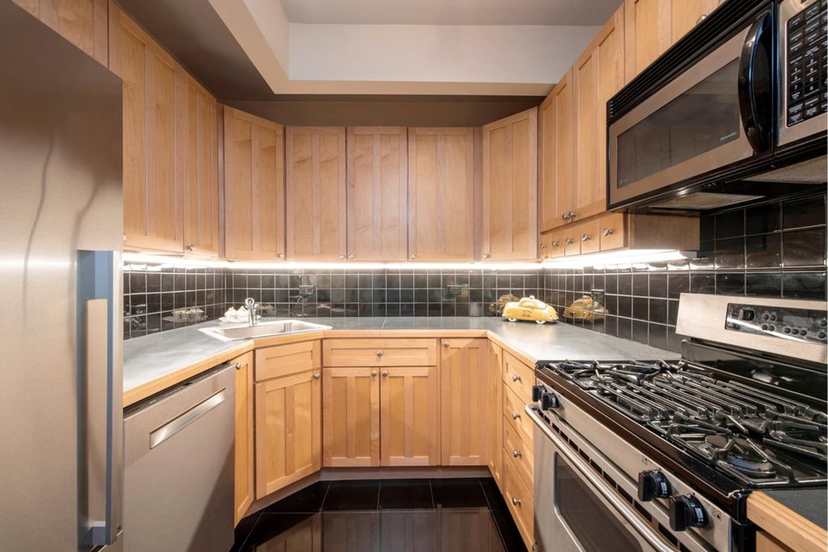 Photo for 32 East 76th Street - 32 East 76th Street Condominium in Upper East Side, Manhattan