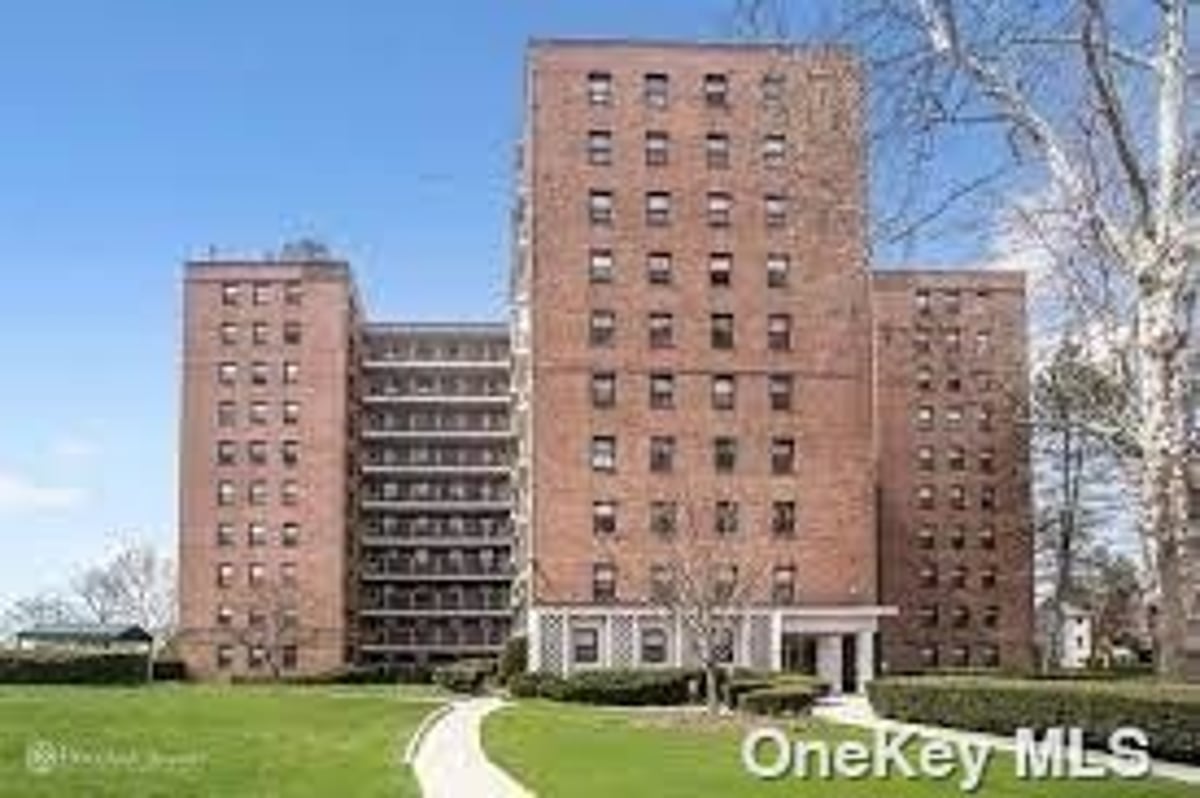 Photo for Windsor North - 4901 Henry Hudson Parkway West Cooperative in West Bronx, Bronx