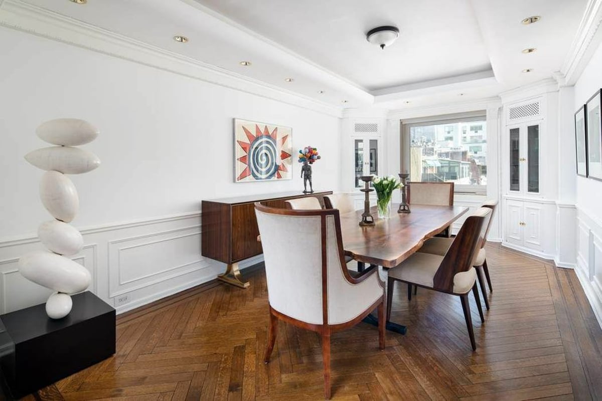 Photo for 860 Fifth Avenue - 860 5th Avenue Cooperative in Upper East Side, Manhattan