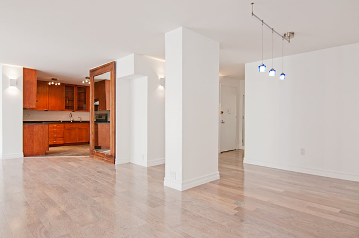 Photo for 445 5th Avenue - 445 5th Avenue Condominium in Murray Hill, Manhattan