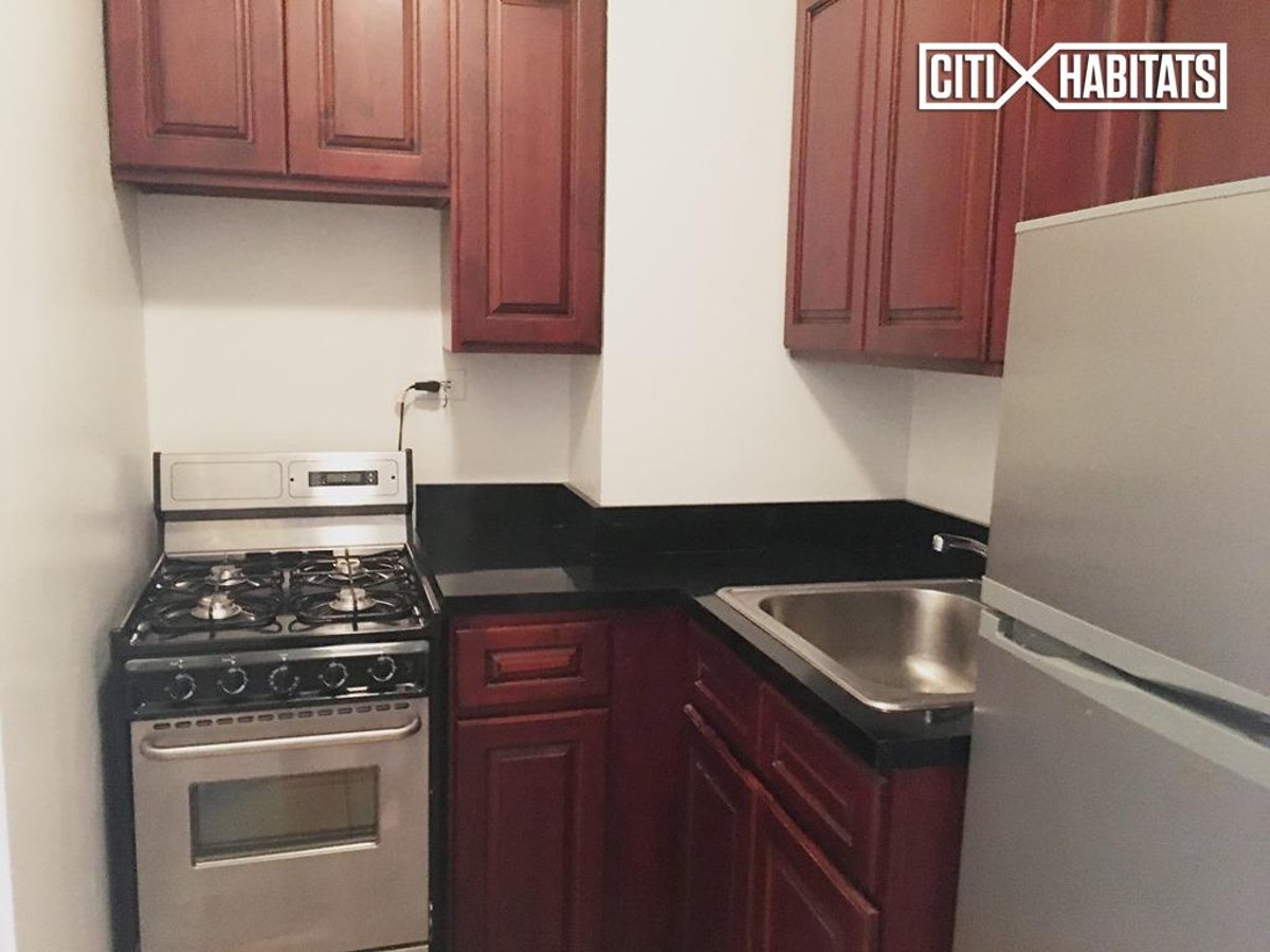 Photo for 210 East 36th Street - 210 East 36th Street Cooperative in Murray Hill, Manhattan