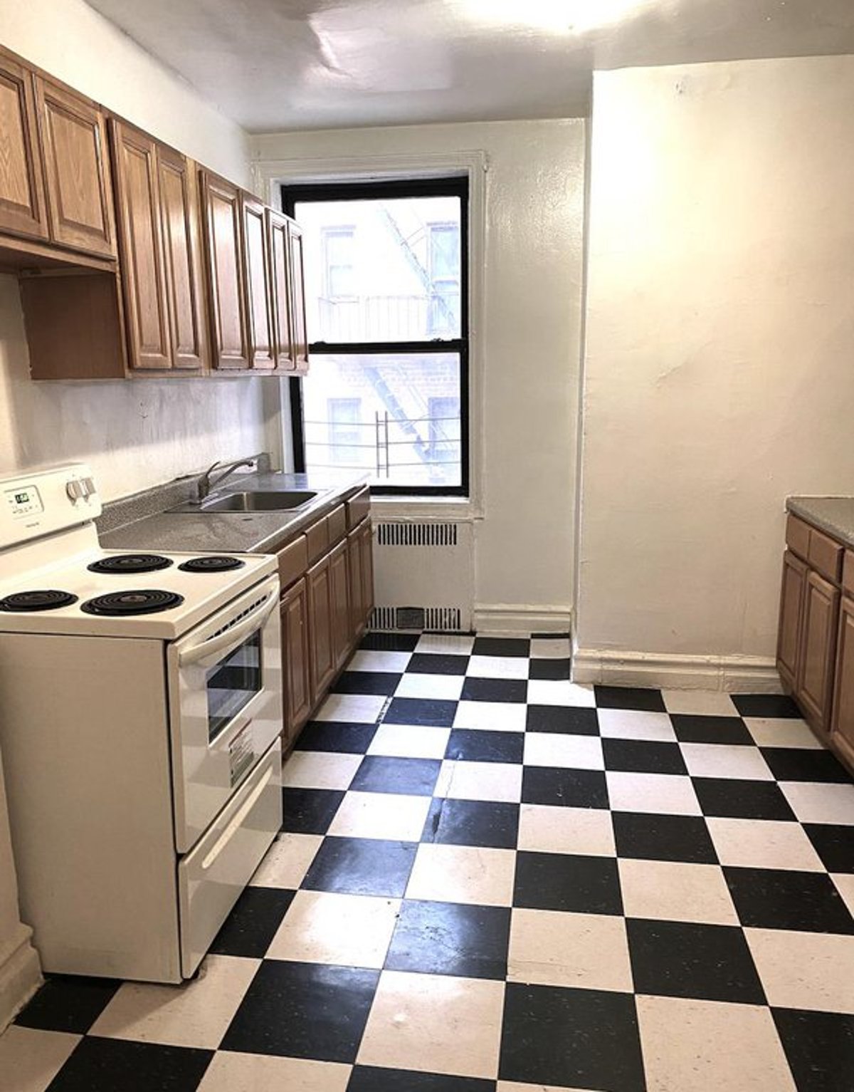 Photo for 150 East 18 Street - 150 East18th Street Rental Building in Gramercy Park, Manhattan