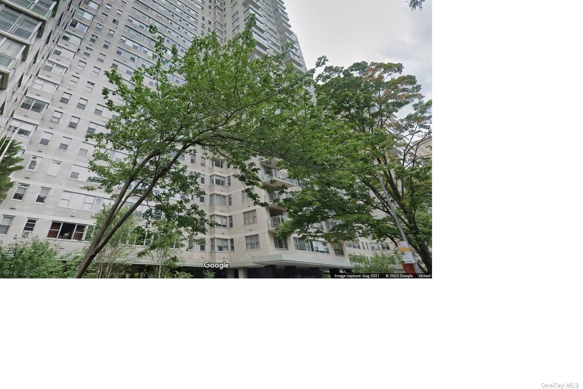 Photo for Imperial House - 150 East 69th Street Cooperative in Lenox Hill, Manhattan