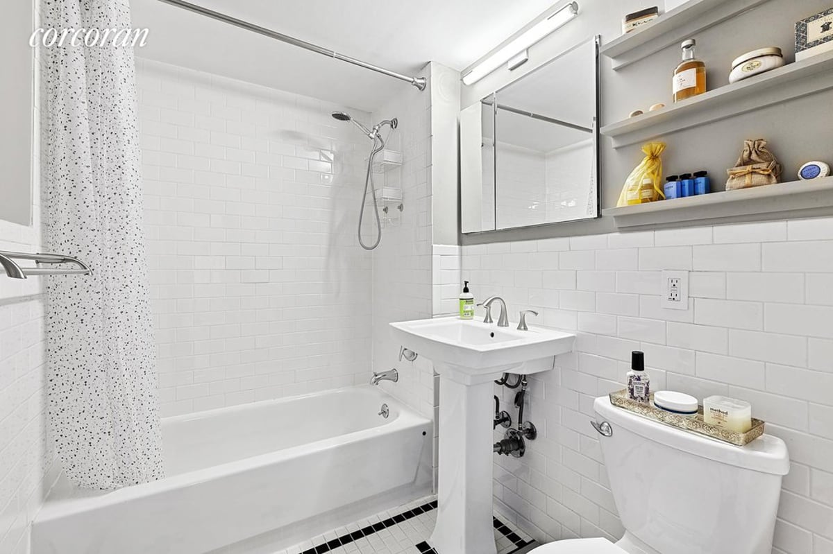 Photo for Madison Plaza - 1825 Madison Avenue Condominium in Central Harlem, Manhattan