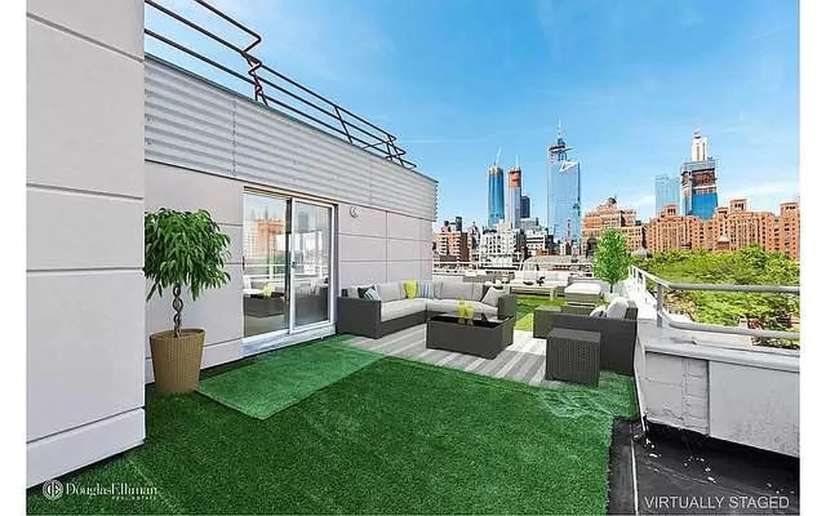 Photo for Chelsea Grande - 460 West 20th Street Rental Building in Chelsea, Manhattan