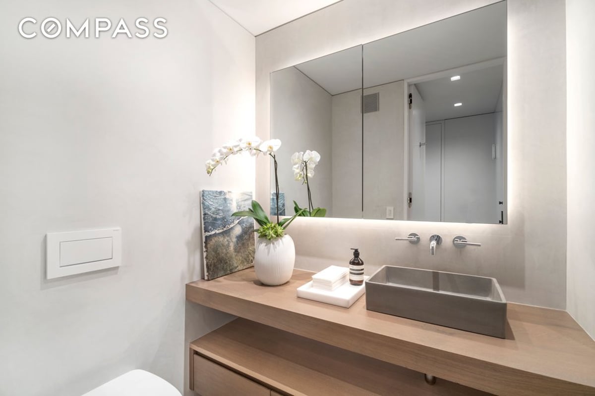 Photo for 32 East 76th Street - 32 East 76th Street Condominium in Upper East Side, Manhattan