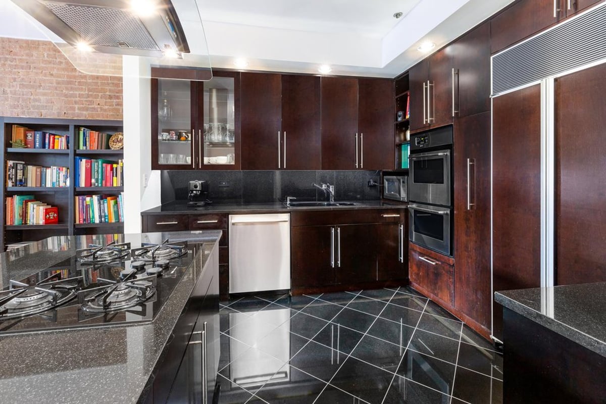 Photo for 60 PINEAPPLE STREET - 60 Pineapple Street Cooperative in Brooklyn Heights, Brooklyn