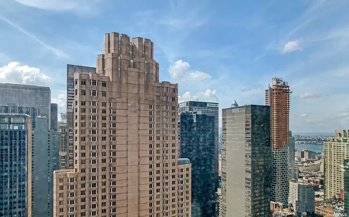 Photo for CitySpire - 150 West 56th Street Condominium in Midtown, Manhattan