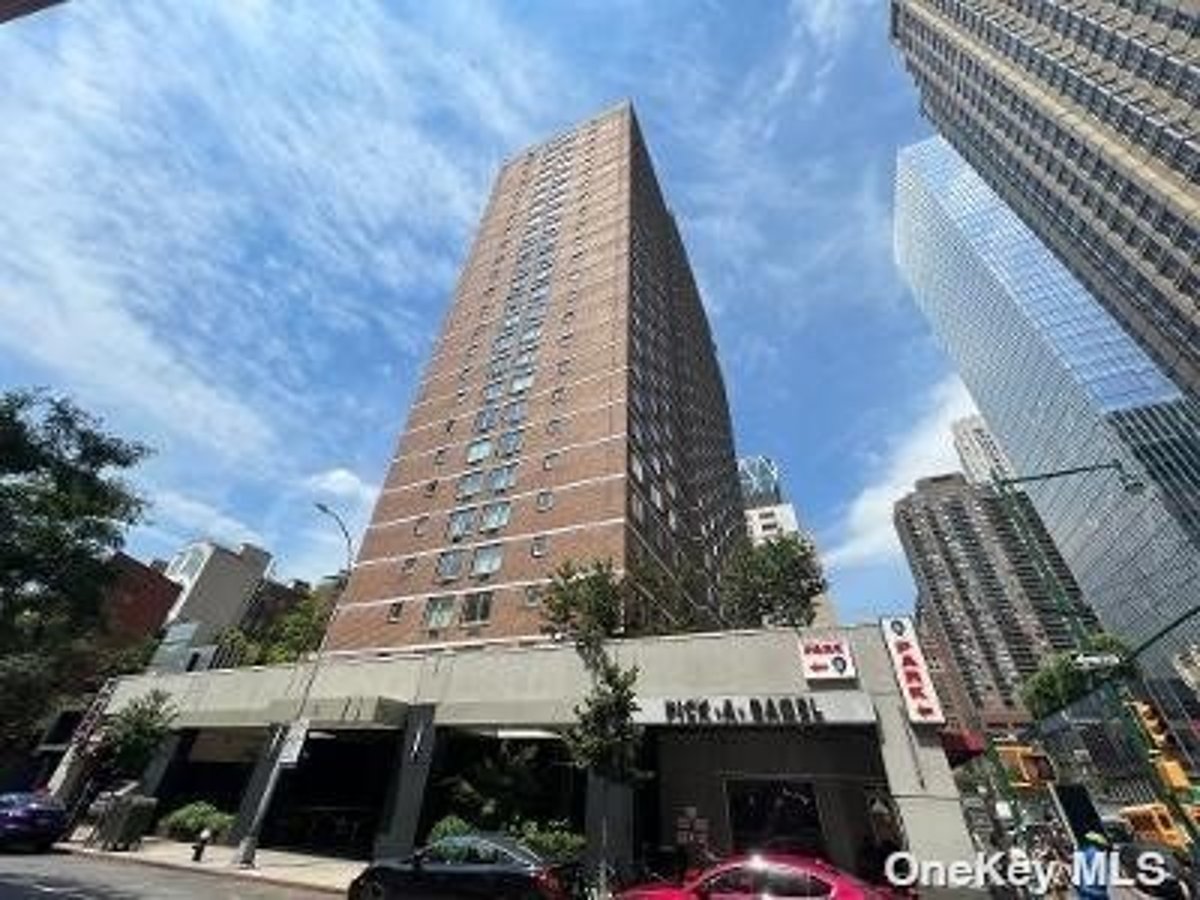 Photo for Fifty Third And Eighth - 301 West 53rd Street Condominium in Midtown, Manhattan