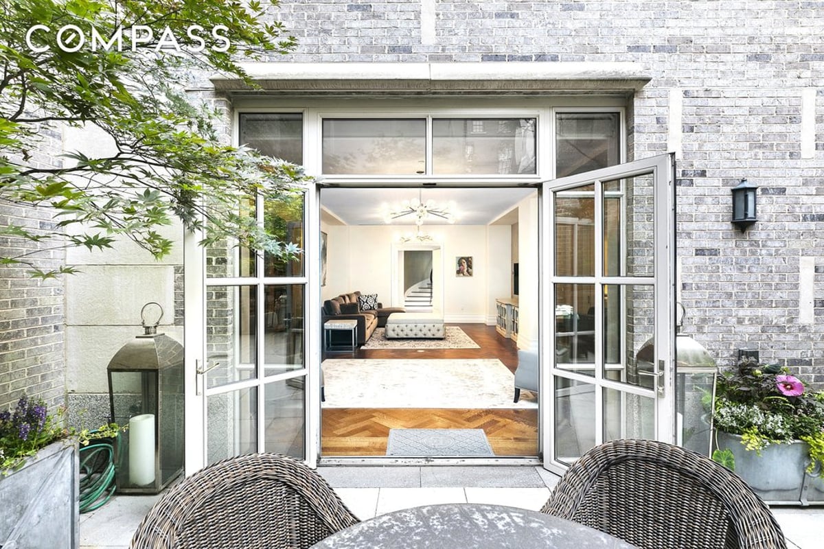 Photo for 135 East 79th Street - 135 East 79th Street Condominium in Upper East Side, Manhattan