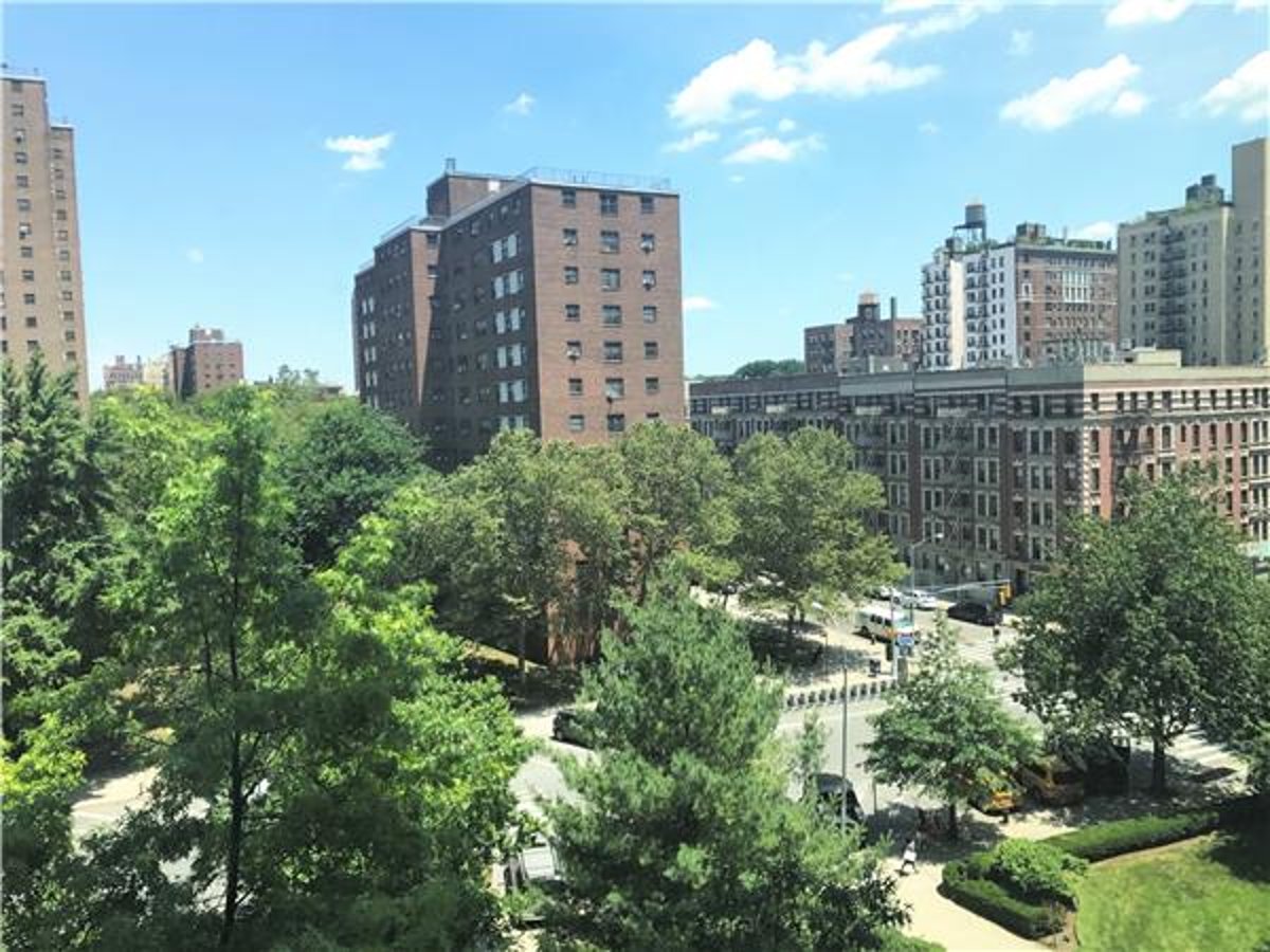 Photo for CPW Towers - 392 Central Park West Condominium in Upper West Side, Manhattan