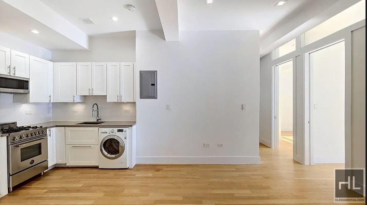 Photo for 220 EAST 22 STREET - 220 East 22nd Street Rental Building in Gramercy Park, Manhattan