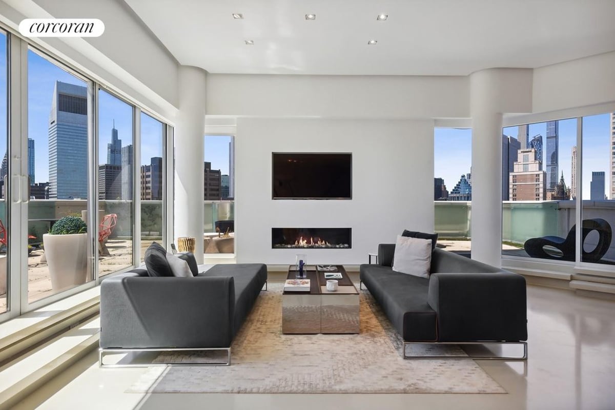 Photo for The Savoy - 200 East 61St Street Condominium in Upper East Side, Manhattan