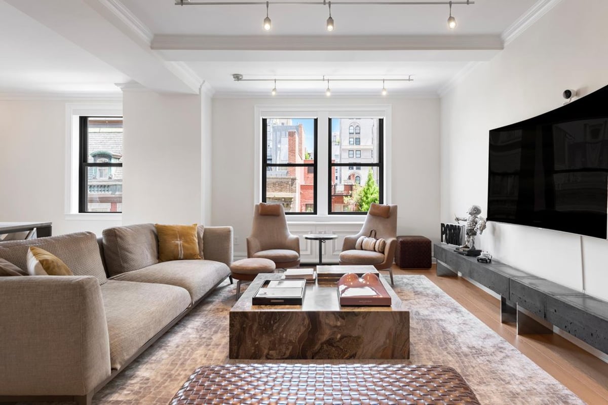 Photo for The Mayfair - 610 Park Avenue Condominium in Upper East Side, Manhattan