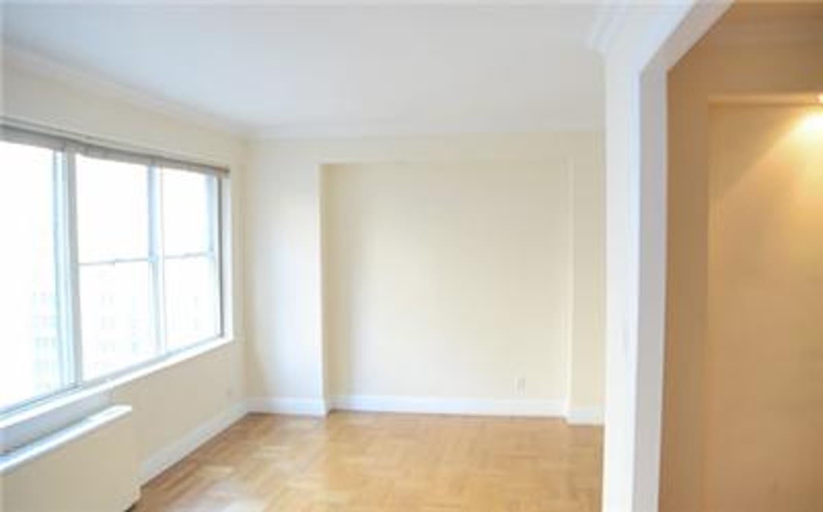 Photo for Hemisphere House - 60 West 57th Street Rental Building in Midtown, Manhattan