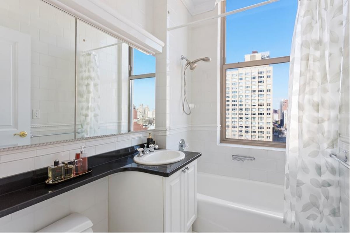 Photo for Wellington Tower - 350 East 82nd Street Condominium in Upper East Side, Manhattan