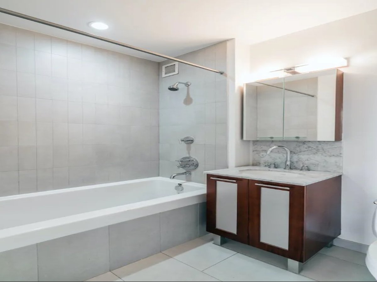 LUXURY AND MODERN 2 BEDROMS/ 2 FULL BATH W/ FULL AMENITIES JAY STREET