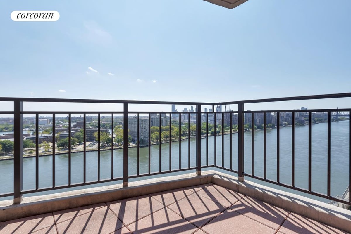 Photo for Riverview South - 55 East End Avenue Cooperative in Upper East Side, Manhattan