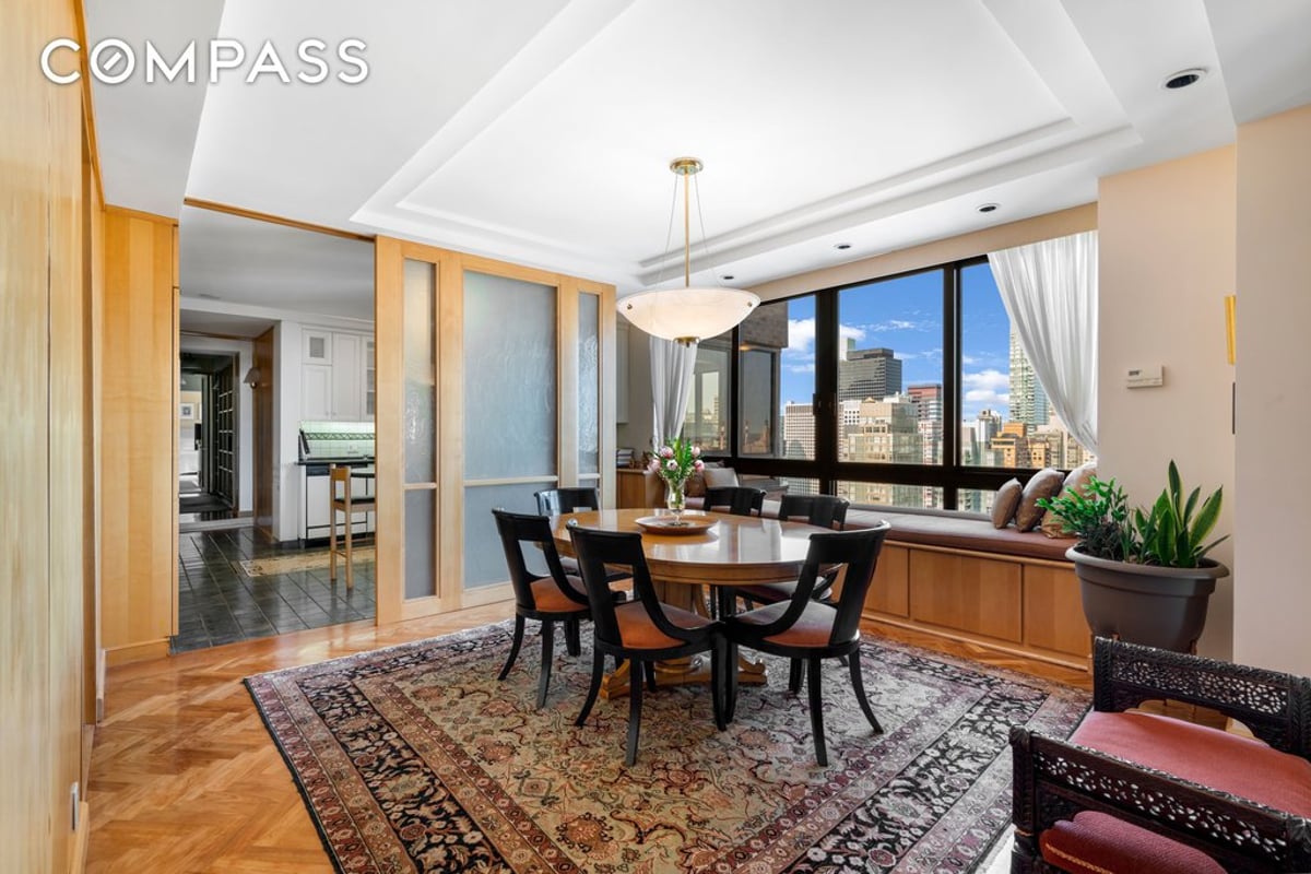 Photo for 100 United Nations Plaza - 100  United Nations Plaza Condominium in Midtown East, Manhattan