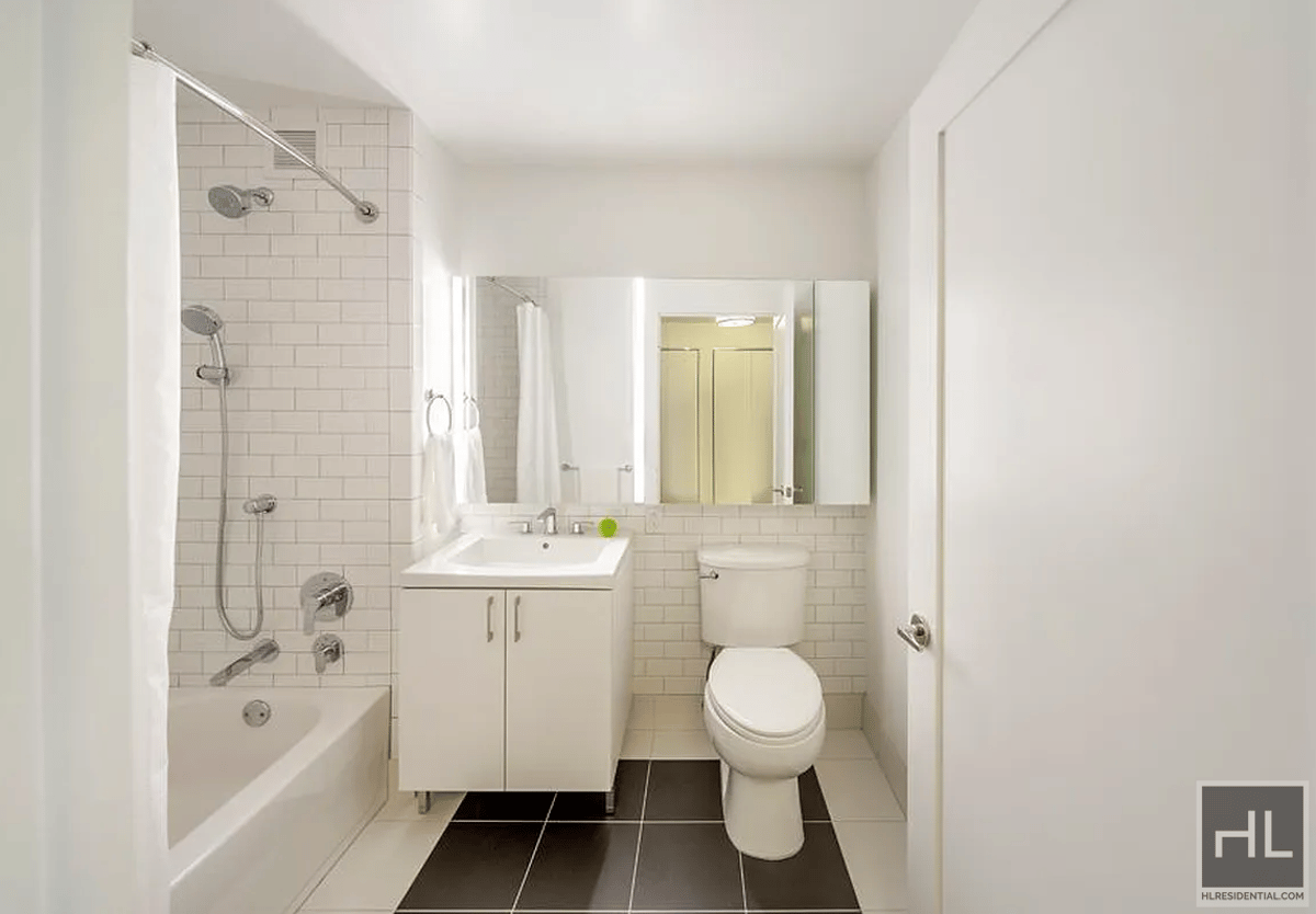 Photo for 70 Pine Street - 70 Pine Street Condominium in Financial District, Manhattan