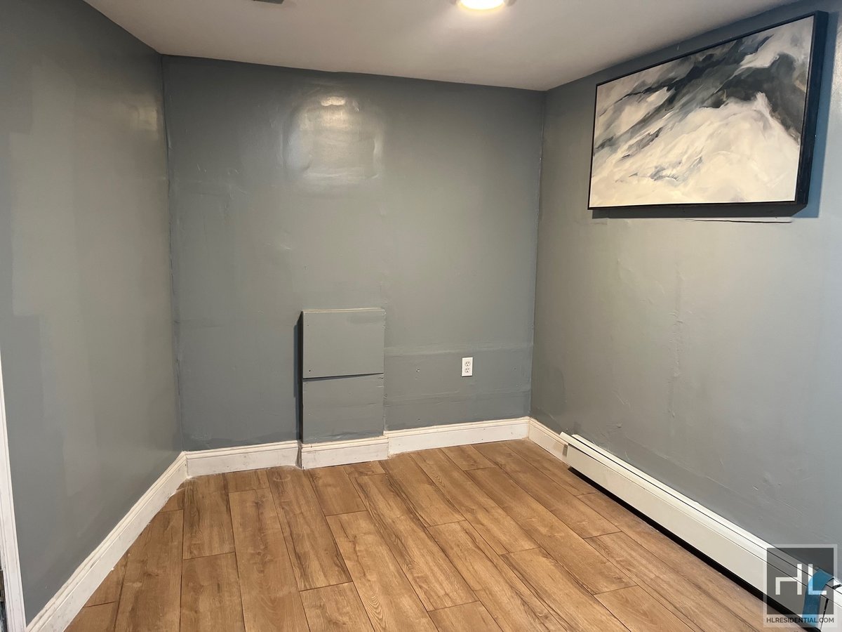 LARGE ROOM FOR RENT BROOKLYN AVENUE/ PRIME EAST FLATBUSH Rental NYC