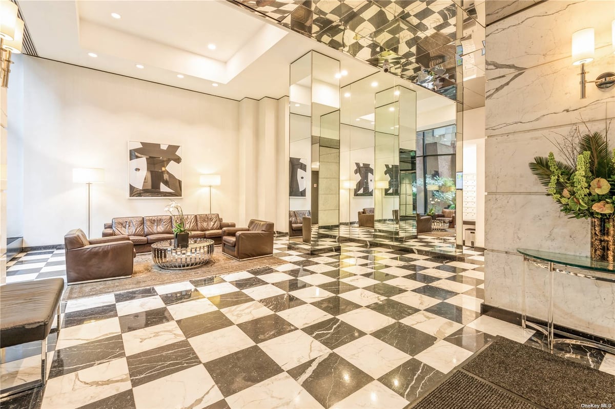 Photo for The Paladin - 300 East 62nd Street Condominium in Upper East Side, Manhattan