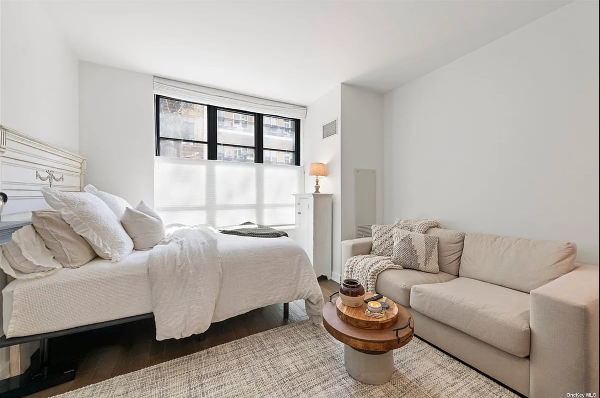 Photo for The Seymour - 261 West 25th Street Condominium in Chelsea, Manhattan
