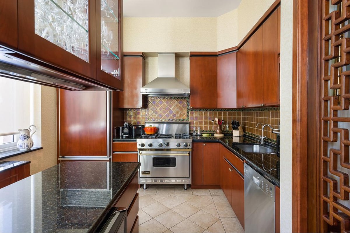 Photo for Park Avenue Court - 120 East 87th Street Condominium in Upper East Side, Manhattan