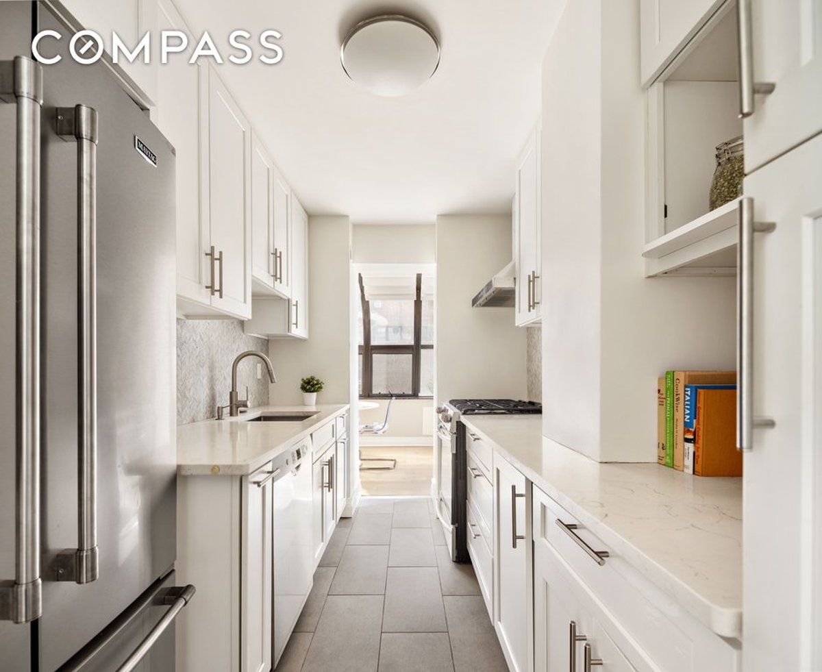 Photo for 155 East 38th Street - 155 East 38th Street Condominium in Murray Hill, Manhattan